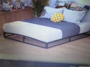Amazon Basics Metal Platform Bed Fr...