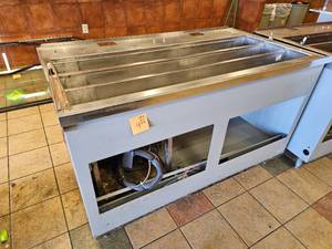 lot 4 image: Commercial Refrigerated Cold Food Salad Bar Station
