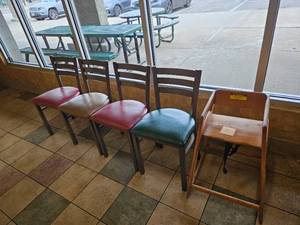 lot 16 image: Set of 4 Assorted Restaurant-style Wooden Chairs