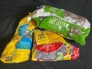 Damaged Cat Litter Bundle - Tidy Cats Non-Clumping & Instant Action