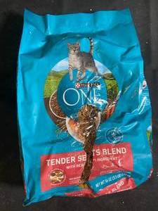 Purina One Tender Selects Blend Cat Food with Real Salmon 3.5LB Bag