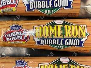 lot 302 image: Dubble Bubble Home Run Gum Bat X 6