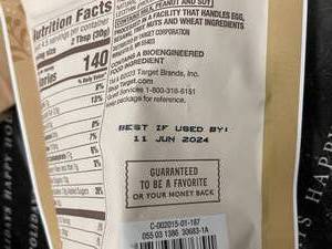 lot 455 image: Peanut Brittle 8 Bags 5oz each Best by 06112024