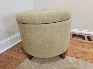 lot 64 image: Charming Tufted Storage Footstool