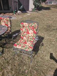 lot 37 image: Vintage Daisy Bloom Caf Set