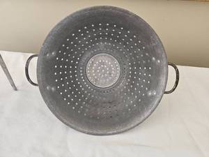 lot 146A image: Primitive Kitchen Items
