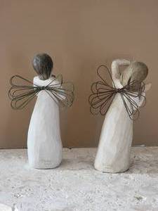 lot 75 image: Susan Lordi Willow Tree Carved Angel Pair