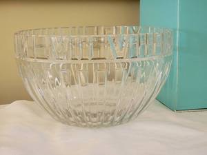 lot 33 image: Tiffany & Co. Fine Studio Crystal Bowl