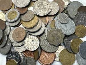 lot 11 image: 1 Pound Unsearched Foreign Coins