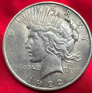 lot 41 image: 1922 Silver Peace Dollar