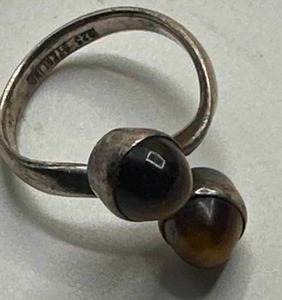 lot 45 image: Vintage .925 Silver Amber Stone Ring