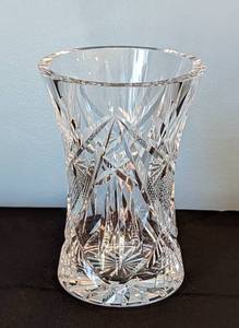 lot 28 image: Small Waterford Crystal Vase