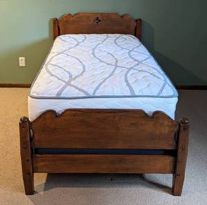 lot 40 image: Vintage Wood Twin Size Bed Frame