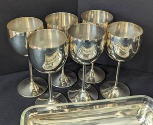 lot 60 image: Vintage Silver Plated Servingware