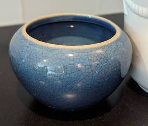 lot 146 image: Assorted Ceramic Pots