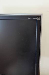lot 97 image: ViewSonic 22 Computer Monitor