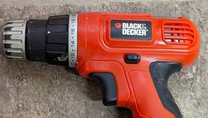 lot 116 image: Black and Decker Cordless Drill