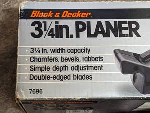 lot 117 image: Black and Decker 3 14 in. Planer