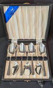 lot 121 image: Vintage Silver Plated Serving Utensil Sets