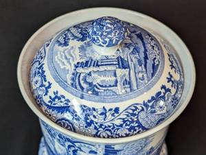 lot 122 image: Spode Blue Italian Biscuit Jar