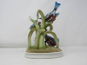 lot 55 image: Vintage Porcelain Family of Birds Figurine   Andrea by Sadek