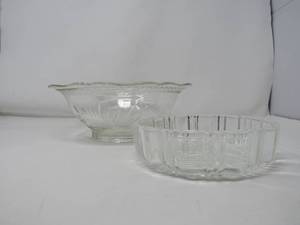 lot 65 image: 2 Vintage 10 and 7 Diameter  crystal bowls
