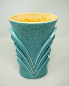lot 32 image: Vintage Red Wing Vase  Blue-10.5
