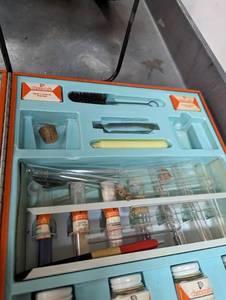 lot 135 image: MCM (1950s) Chemistry set