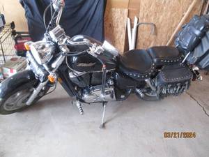 lot 1 image: 2003 Honda Shadow 1100 Motorcycle with Saddlebags and Accessories