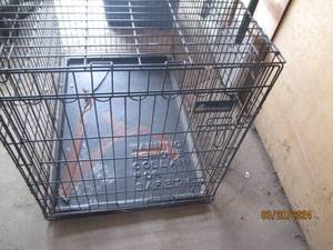 lot 14 image: Petmate Ultra Vari Dog Kennel