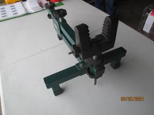 lot 36 image: San Angelo Adjustable Barrel Vise