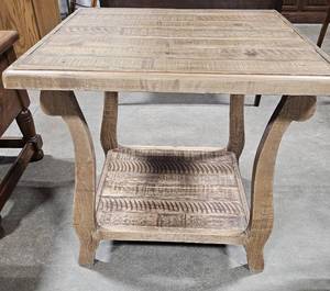 lot 20 image: End Table w Bottom Shelf (cracked)