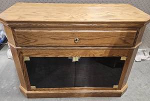 lot 25 image: Light Wood Entertainment Center - 42 x 22 x28