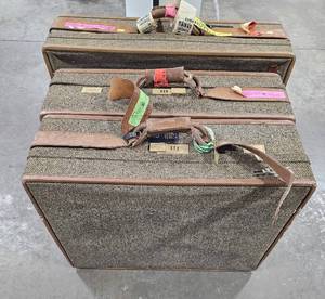 lot 39 image: VTG 3 Piece Luggage Set by Hartmann