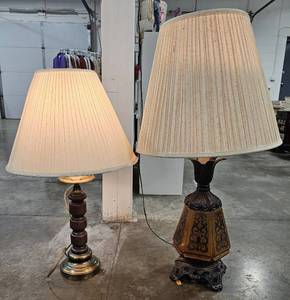 lot 40 image: Pair of Unmatched Table Lamps - One w Ornate Base and Lamp Shade is Stained - One w Cool Wooden Base