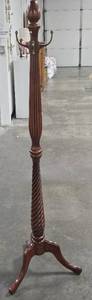lot 42 image: Wooden Coat Rack w Ornate Detailing