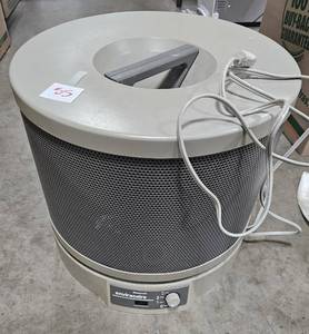 lot 55 image: Air Purifier - Honeywell Enviracaire Model 13503 (works)