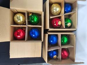 lot 228 image: VTG Large Glass Christmas Ornaments - 3 boxes12 Ornaments - Various Colors
