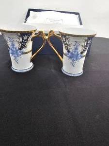 lot 264 image: Sorelle Set of Two VTG Hand Crafted Fine Porcelain MugsTea Cups in Original Box 4.75x3.75