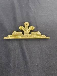 lot 267 image: VTG Antique Gold (tested) Plated Brass Furniture Pediment Accent