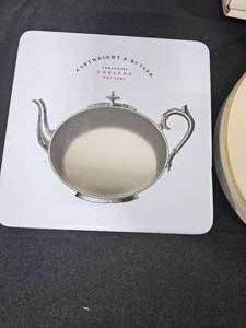 lot 187 image: VTG Empty English Tea Tins and Biscuit Box