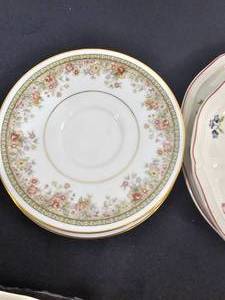 lot 196 image: VTG Floral ChinaDishware - 2 Noritake Ireland Morning Jewel Plates , 3 Villeroy & Boch Petite Fleur Plates, 2 Royal York Floral Bouquet Made in England Plates, American Country Dena Nikko Japan (1 small plate and 1 large plate) and 3 Hanging Plate Stands