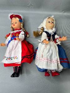 lot 63 image: VTG Pair of Handmade in Poland Folk Art Dolls