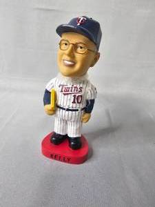 lot 150 image: Tom Kelly Twins 2003 Season Ticket Holder Bobblehead