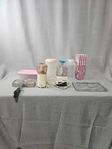 lot 175 image: 2 Food Choppers, Popcorn Buckets, Beverage Pitchers, Shell Pattern Cookie Press