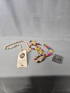 lot 216 image: Shell Necklace, Wooden Bead Necklace, Mini Sewing Kit