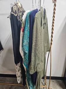 lot 91 image: Lot of Womens Clothing In General Sz 1x Petite Hangers Not Inc - Pant Suit, Caftan & Dresses