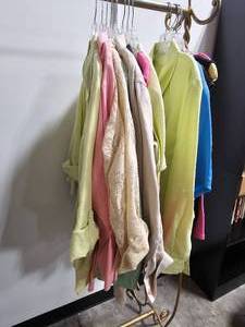 lot 98 image: 13 Womens Blouses (Several Elisabeth) SZs Mostly 16-18 Petite - hangers not inc