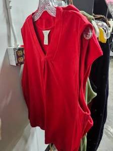 lot 107 image: Lot of 10 Womens Long Sleeve Shirt, Vests & Sweaters - Most Elisabeth & CJ Banks - Most SZ 2X - hangers not inc