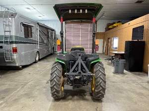 2018 John Deere 3032E Tractor
